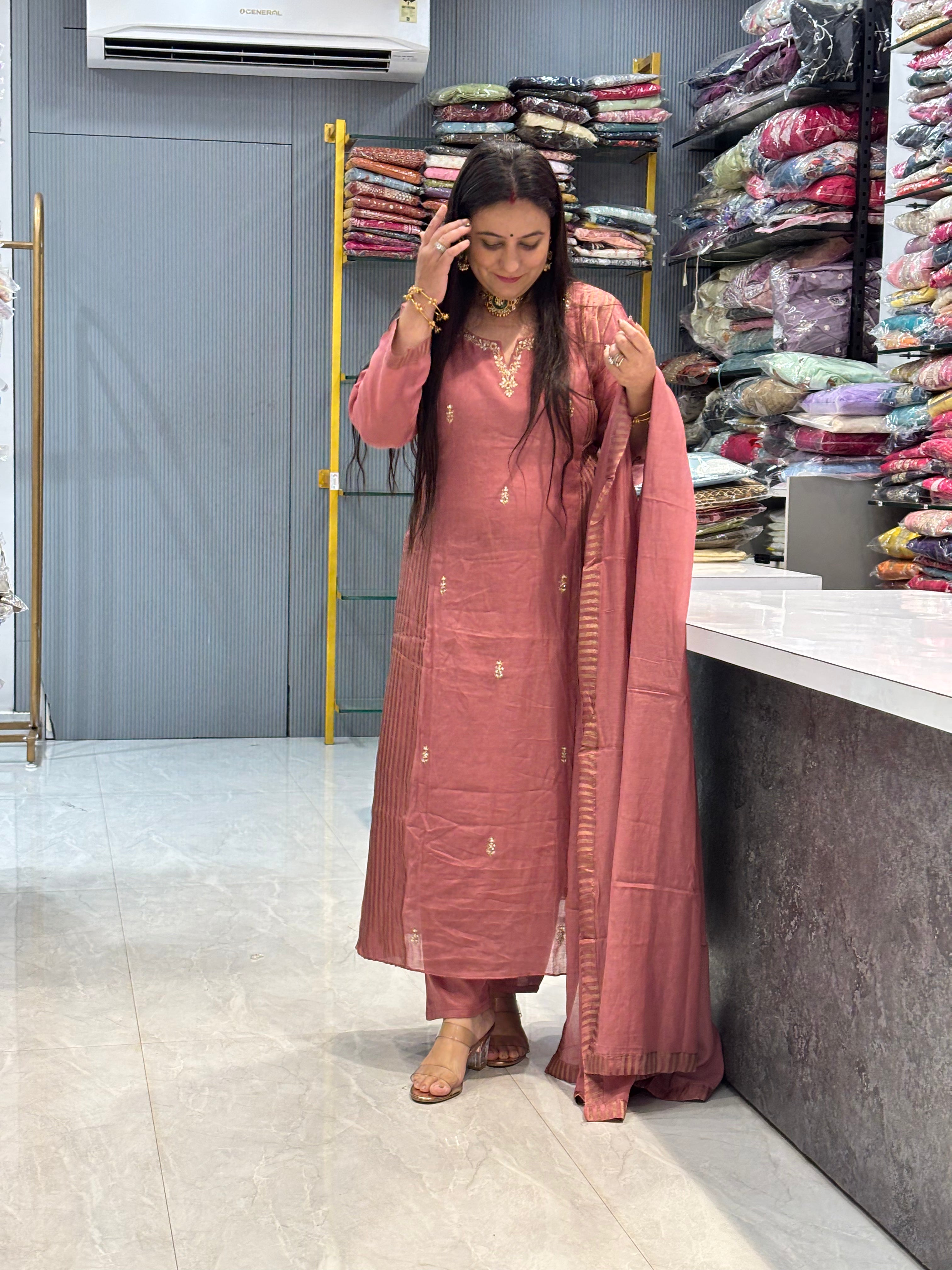 Mulchanderi Suit