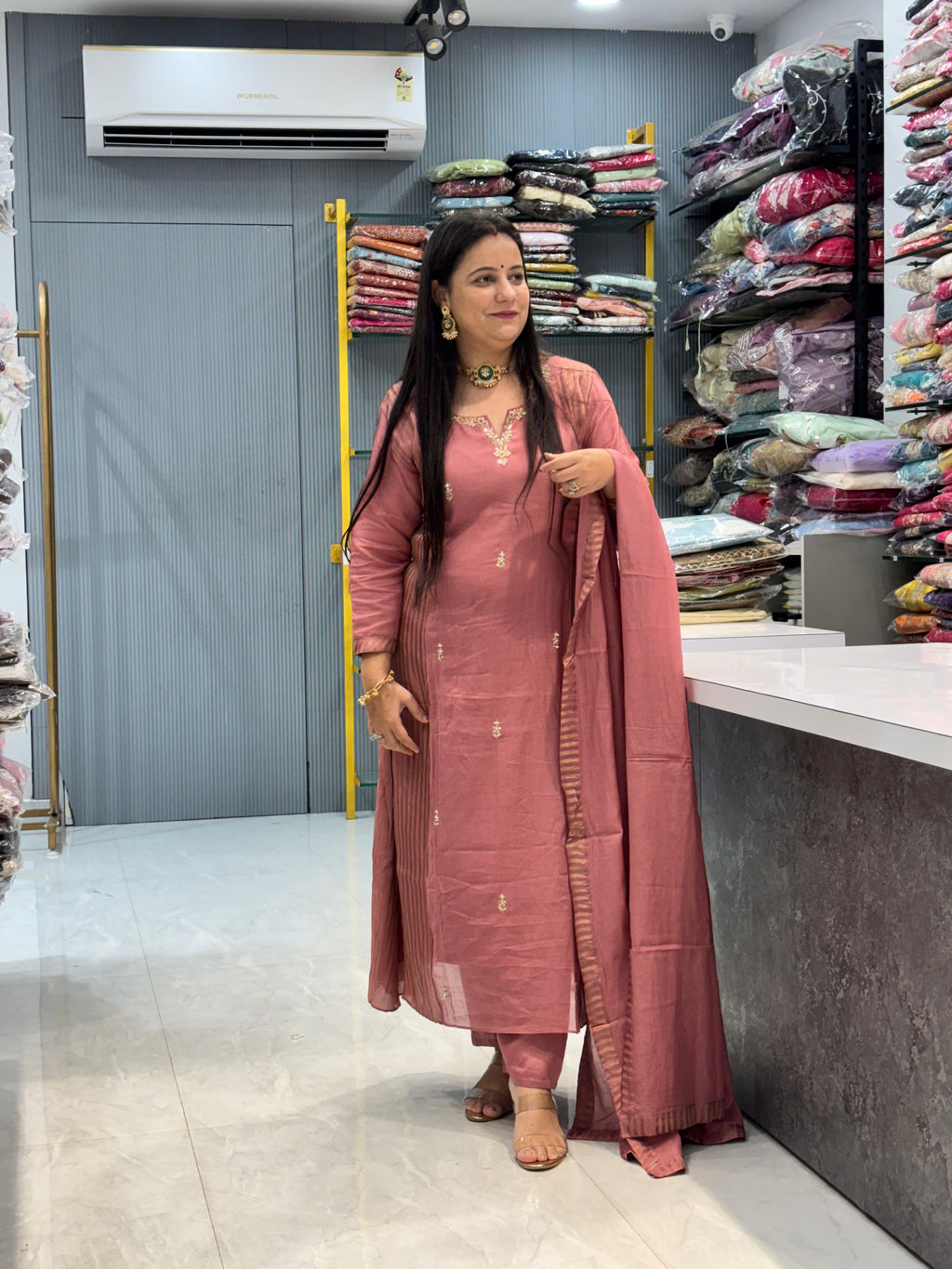 Mulchanderi Suit
