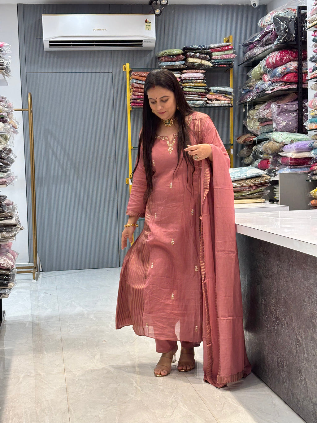Mulchanderi Suit