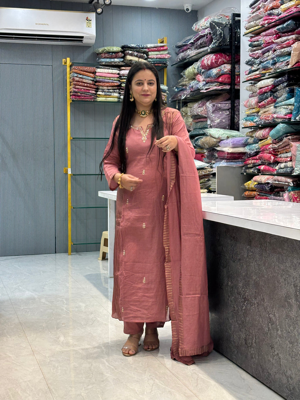 Mulchanderi Suit