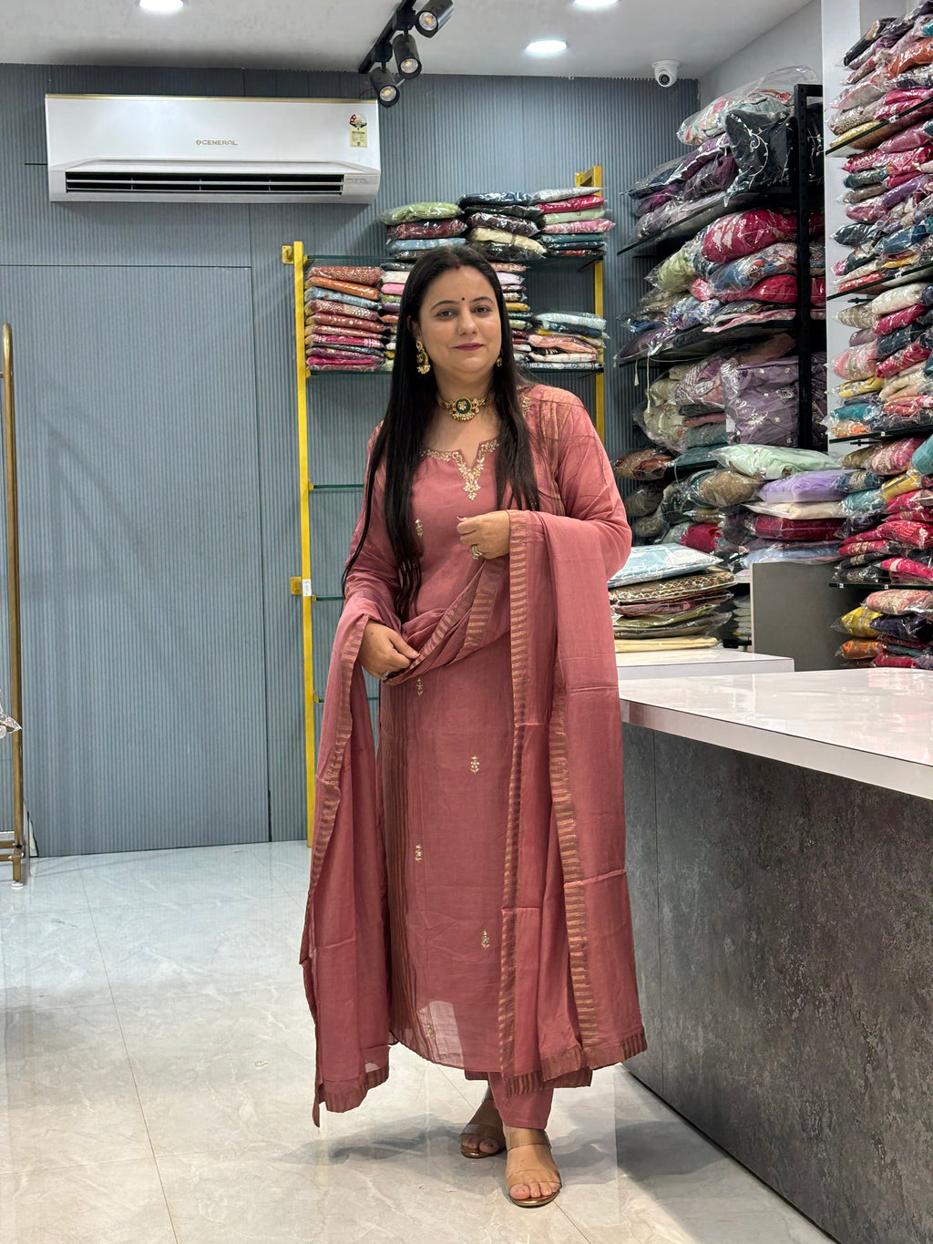 Mulchanderi Suit
